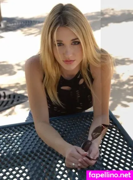 Andrea Lowell OnlyFans Thumbnail #WR4dO7BanU