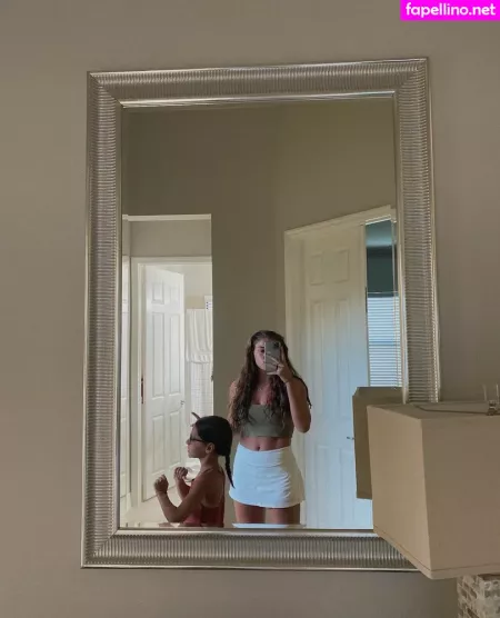 Andrea Posnerrr OnlyFans Thumbnail #I1NGQie6K2