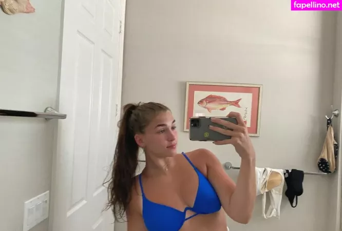 Andrea Posnerrr OnlyFans Thumbnail #IHfWMVIzAX