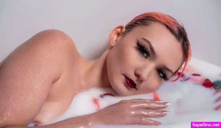 Andrea48 OnlyFans Thumbnail #l9vLf3Xelx