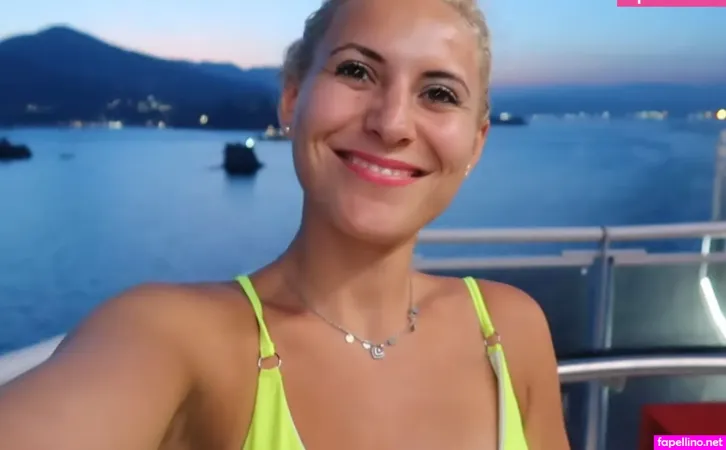 Andreaabaam OnlyFans Thumbnail #qbezDBH9Kn