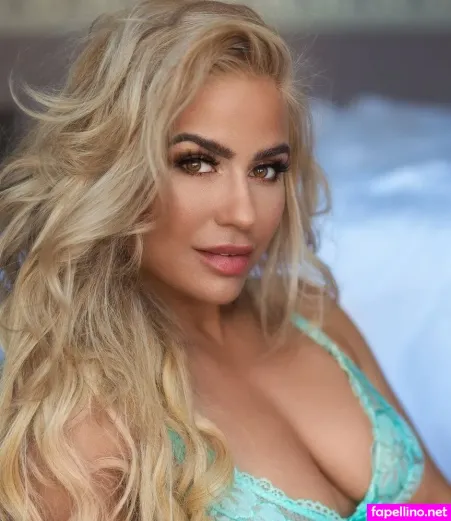 Andreaschaerer OnlyFans Thumbnail #w5CcZ0PbzM