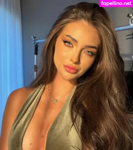 Andreea Bostanica OnlyFans Thumbnail #UX4AAFvyXK