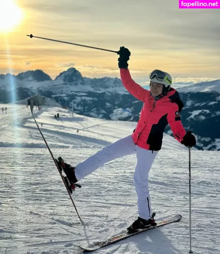 Andreea Ungur OnlyFans Thumbnail #MUCQXlaqZl