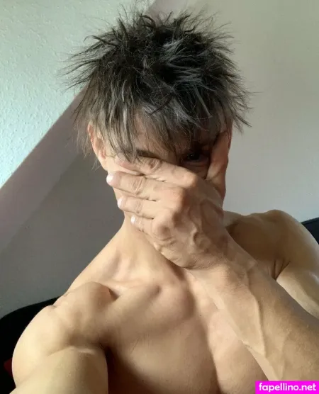 Andrei Karenin OnlyFans Thumbnail #hr09pH9Von