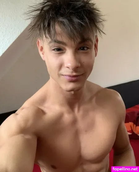 Andrei Karenin OnlyFans Thumbnail #ivilXqk7wH