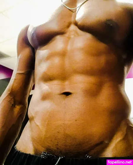 Andreshenri OnlyFans Thumbnail #R6vpJzNYWm