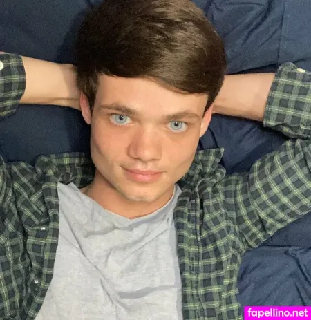 Andrewrobins229 OnlyFans Thumbnail #bwS0198iDV