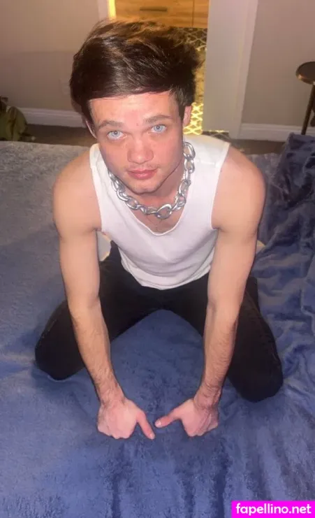 Andrewrobins229 OnlyFans Thumbnail #oJ0Cfgvay4