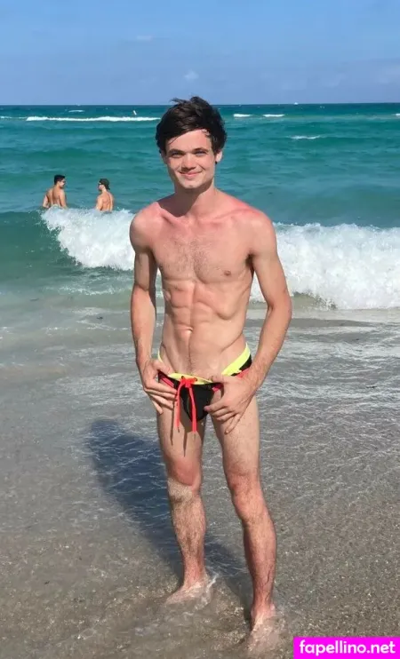 Andrewrobins229 OnlyFans Thumbnail #otwE5a7upG