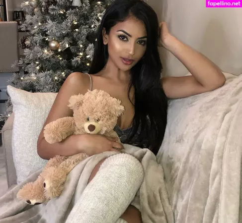 Aneeqa Farid OnlyFans Thumbnail #iFVWYdFbBp