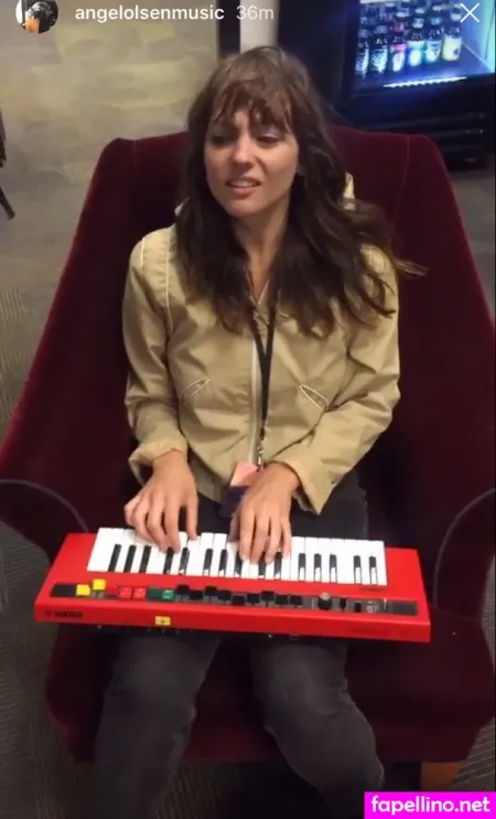Angel Olsen OnlyFans Thumbnail #bAQVWfERiy