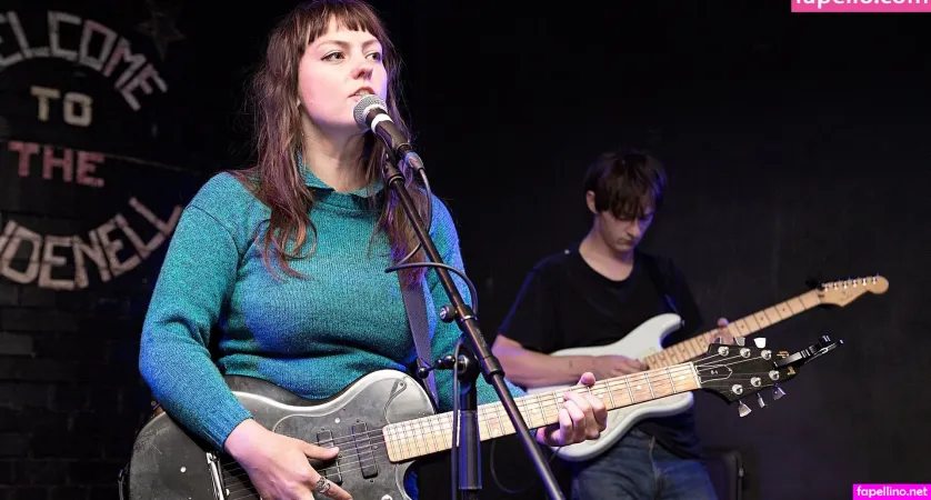 Angel Olsen OnlyFans Thumbnail #bkNEh0vw99