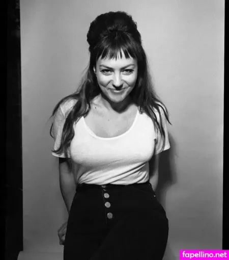 Angel Olsen OnlyFans Thumbnail #y4rJEEvDub