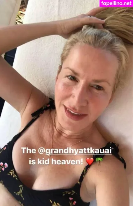 Angela Kinsey OnlyFans Thumbnail #2VUilKY4Vb