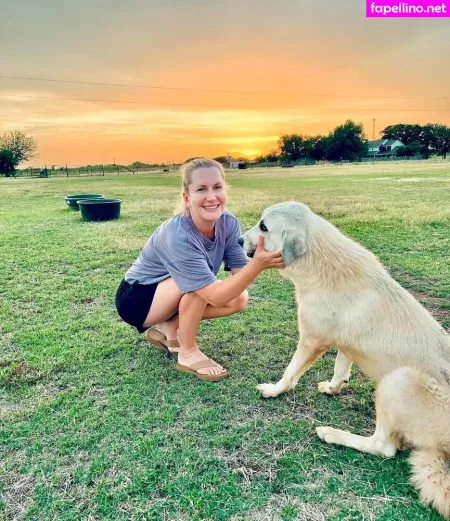 Angela Kinsey OnlyFans Thumbnail #CFOEBSREQS