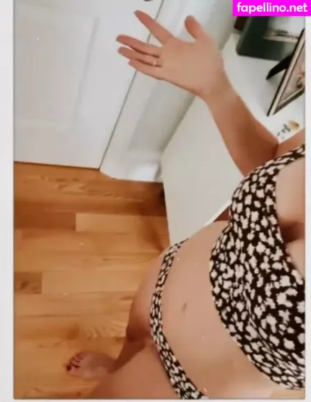 Angela Kinsey OnlyFans Thumbnail #HvEu9ohViA