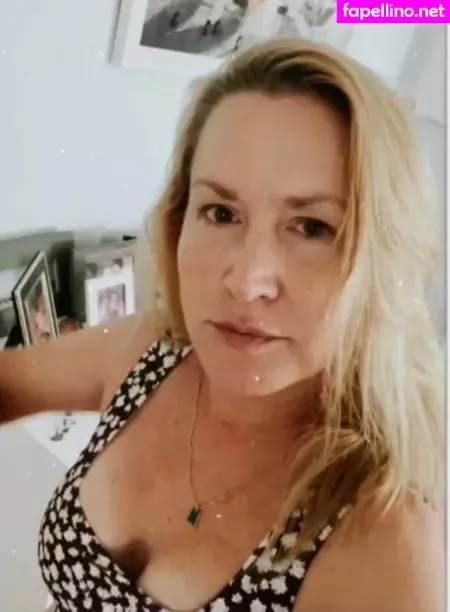 Angela Kinsey OnlyFans Thumbnail #clS4bKk6Rb