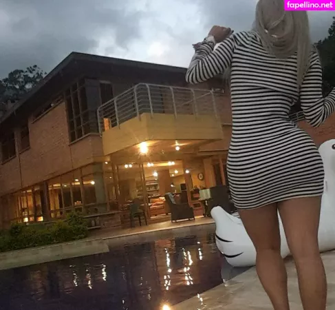 Angela R OnlyFans Thumbnail #4gN6zXYl9U