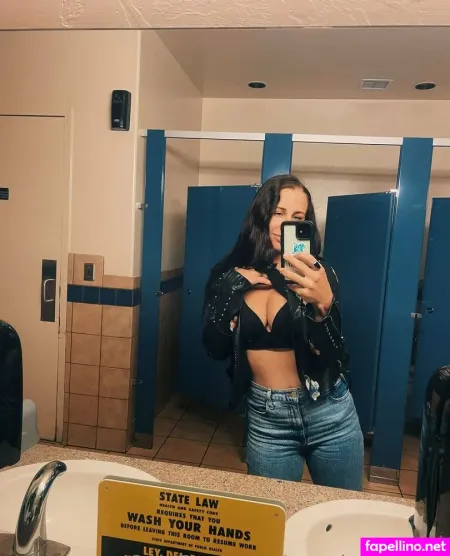 Angelarosefree OnlyFans Thumbnail #2CEV3fXXEg