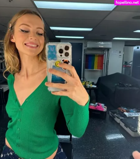 Angele Van Laeken OnlyFans Thumbnail #jMs7uYQdbY