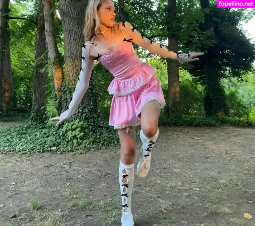 Angele Van Laeken OnlyFans Thumbnail #qKnq0ZJtC3