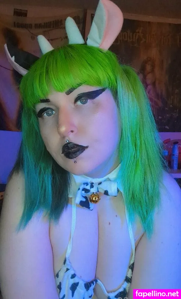 angelicxfilth, angelicxxfilth Nude Leaked OnlyFans Photo #8UOKs97YJs