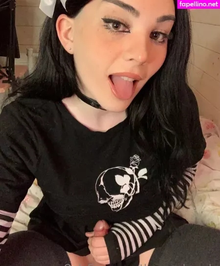 Angelvioletxo OnlyFans Thumbnail #NDKkdT9tVe