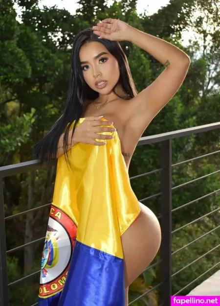 Angielorenna717 OnlyFans Thumbnail #0XBILz4cx8