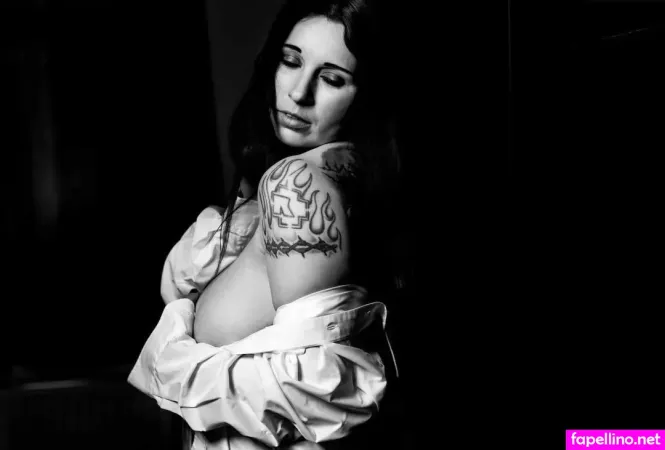 Ani Dark Temptation OnlyFans Thumbnail #5imgg8IcSO