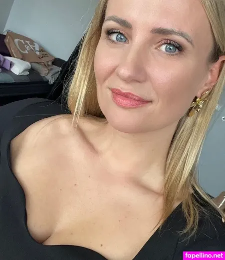 Ania Niedick OnlyFans Thumbnail #wqdbU3ySi0