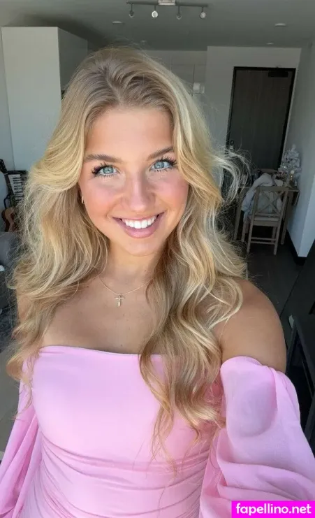 Aniela Leon OnlyFans Thumbnail #CBp7NGo33h