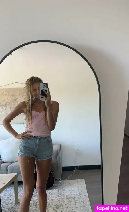 Aniela Leon OnlyFans Thumbnail #nnnwLjaH49