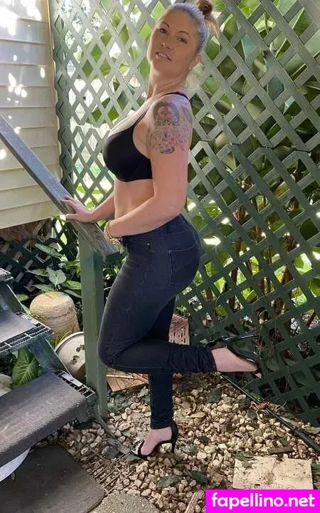 Anika Minkov OnlyFans Thumbnail #UhmjUpDr0o