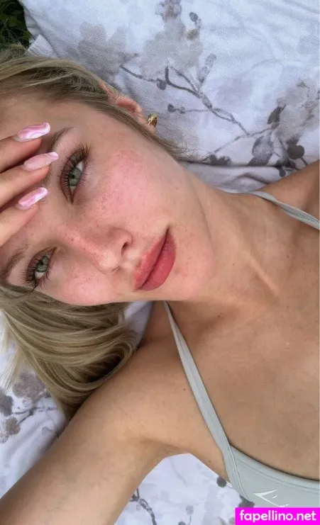 Anika Novotny OnlyFans Thumbnail #04Xqz2Ck8T