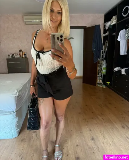 Anitavipsecret OnlyFans Thumbnail #QPWr9fM1M9