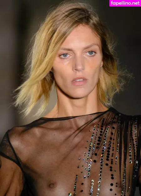 Anja Rubik OnlyFans Thumbnail #A2uBn8nd2D