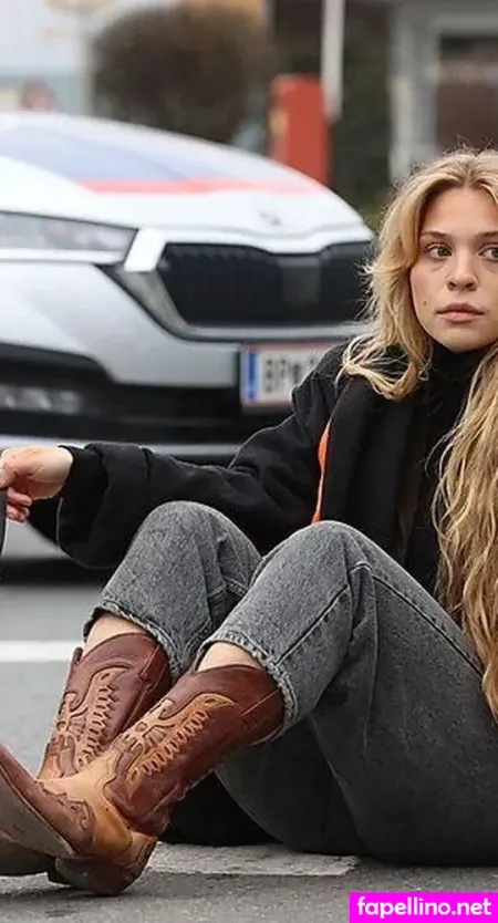 Anja Windl OnlyFans Thumbnail #7rXdSKXix2