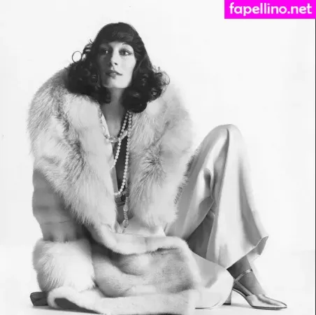 Anjelica Huston OnlyFans Thumbnail #LK7a7Q6vO7