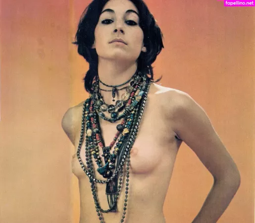 Anjelica Huston OnlyFans Thumbnail #m9jMJO5dxz