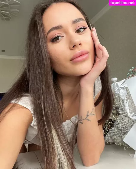 Ann Bucks OnlyFans Thumbnail #Sy0RseTRaP