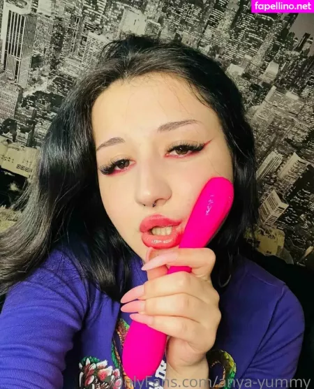 Ann D Voure OnlyFans Thumbnail #Ot3Cr4mbUv