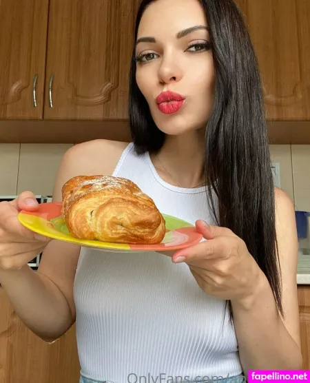 Ann Trainer OnlyFans Thumbnail #2syOLIjQ7Q