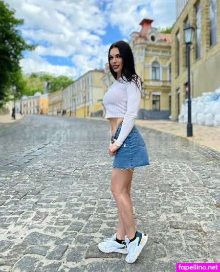 Ann Trainer OnlyFans Thumbnail #4kzAy50ANd