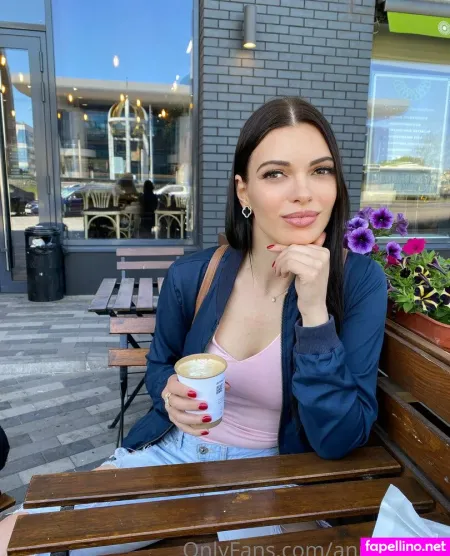 Ann Trainer OnlyFans Thumbnail #PM7gquHnnJ