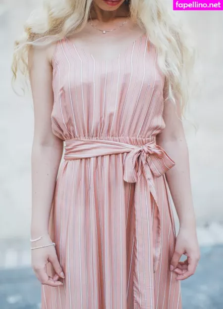 Anna Bella Narodetsky OnlyFans Thumbnail #2LV5UBoVei