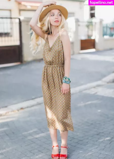 Anna Bella Narodetsky OnlyFans Thumbnail #QPf1efladM