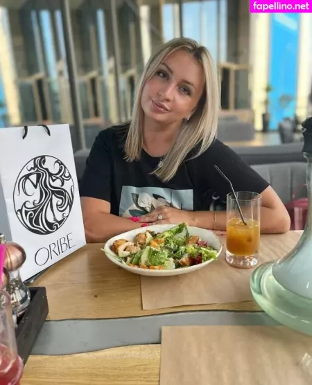 Anna Bellla OnlyFans Thumbnail #xHYffHDWbm