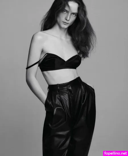 Anna De Rijk OnlyFans Thumbnail #AsU0ydOGvh