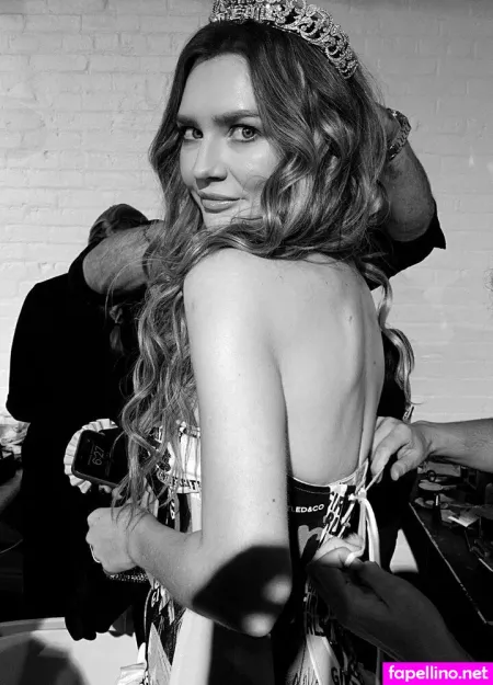 Anna Delvey OnlyFans Thumbnail #TSj37uAG4v